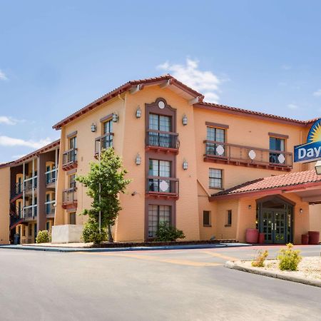 Days Inn By Wyndham Birmingham/West Exteriör bild