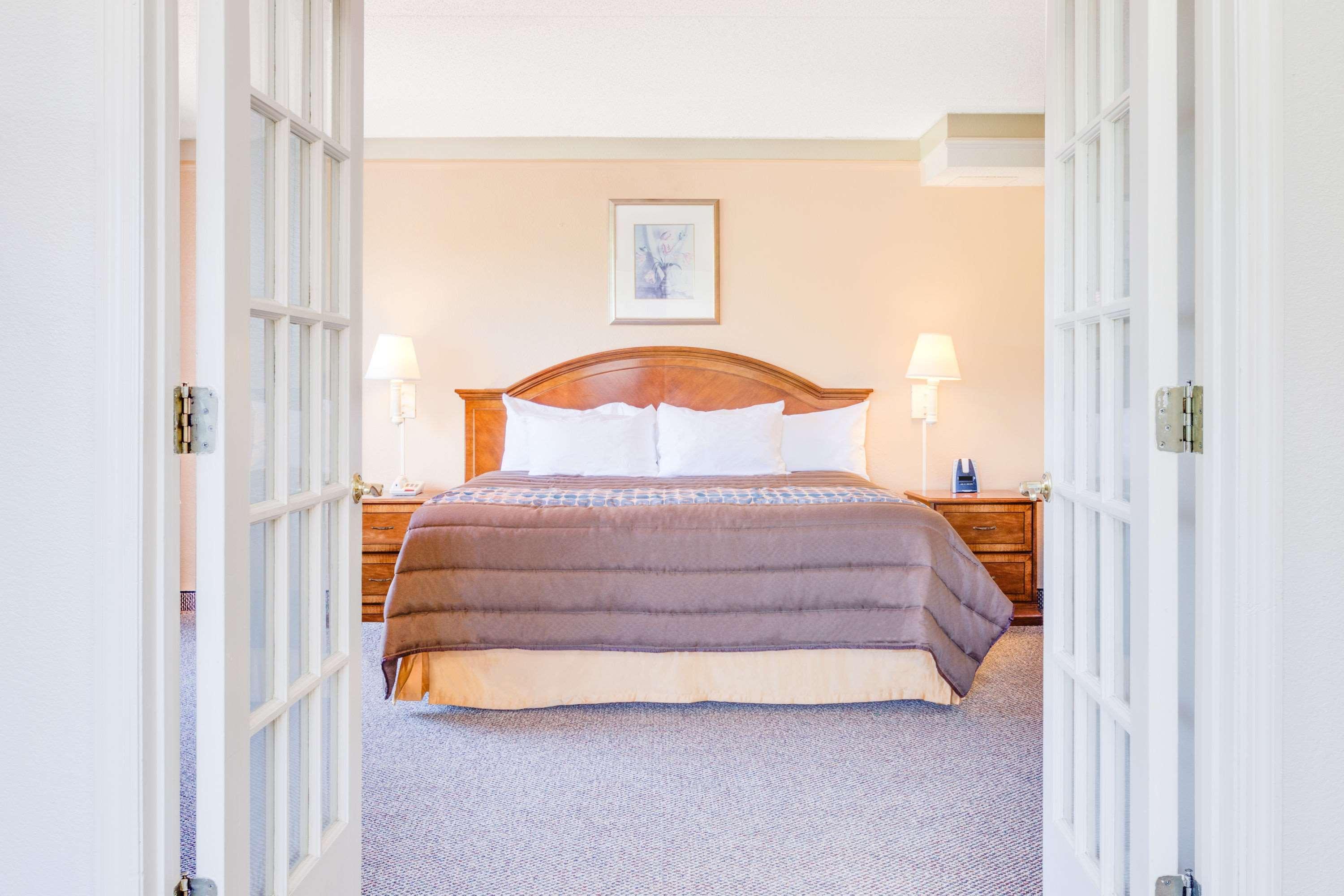 Days Inn By Wyndham Birmingham/West Exteriör bild