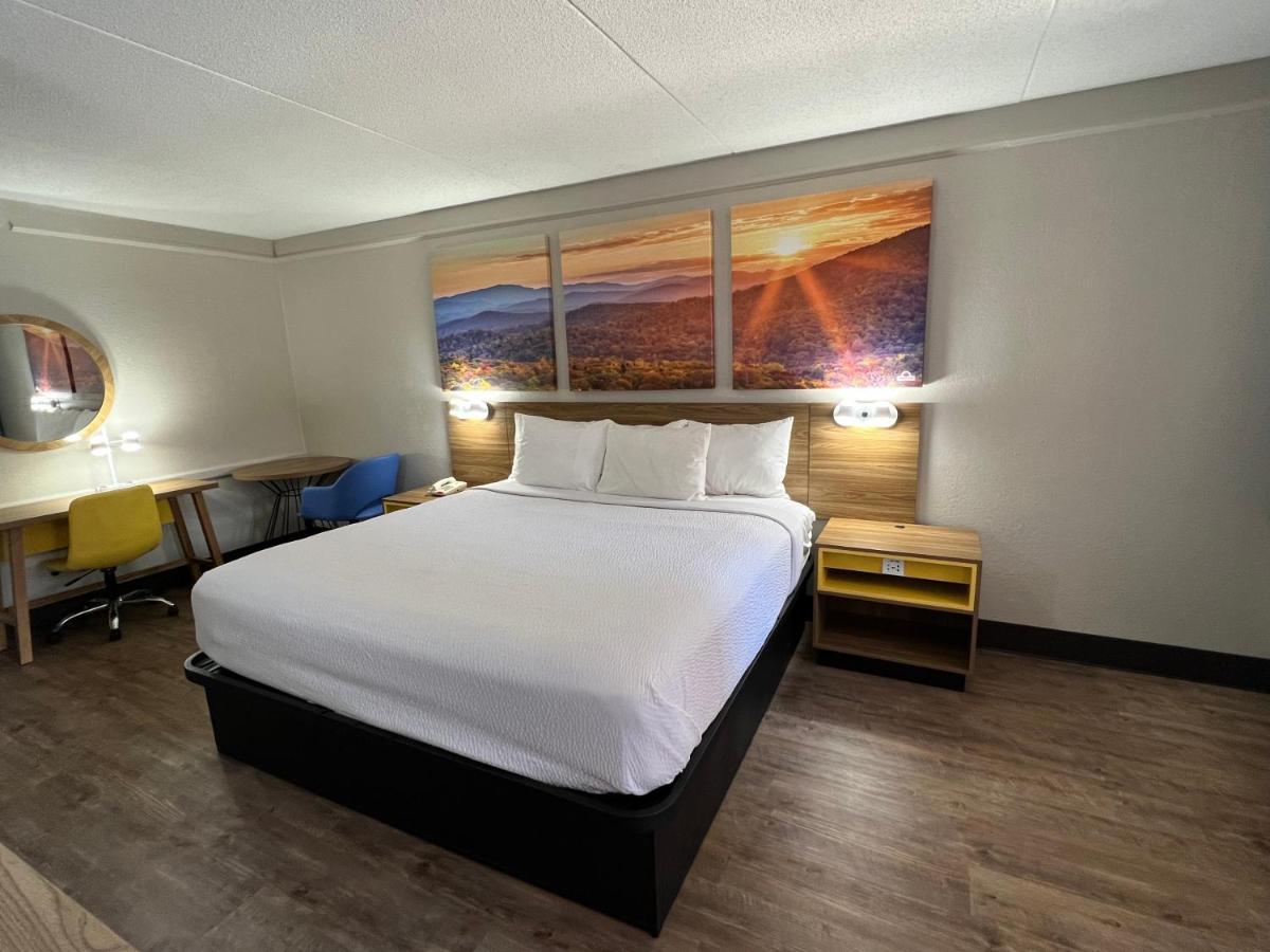 Days Inn By Wyndham Birmingham/West Exteriör bild